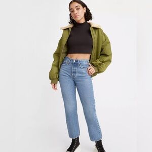 Levis Wedgie Medium Wash Straight Ankle Premium Jeans Flattering Classic Size 31